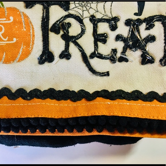 3 Halloween Black Cat Trick Treat Kitchen Towels - Picture 5 of 16